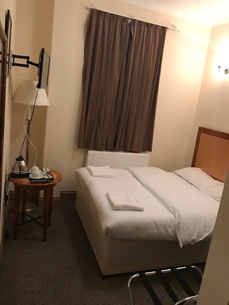 London Shelton Hotel, Finsbury Park 46/51