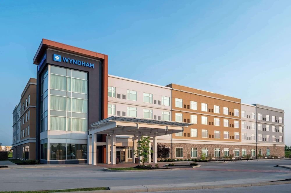 Wyndham Westfield 40/42