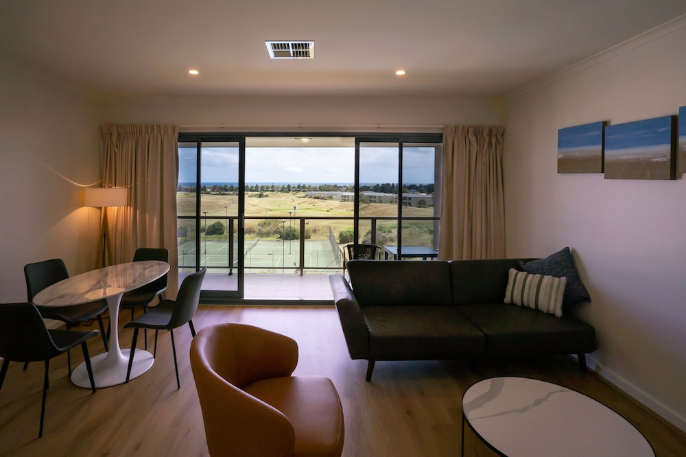 LINKS LADY BAY RESORT 35/61