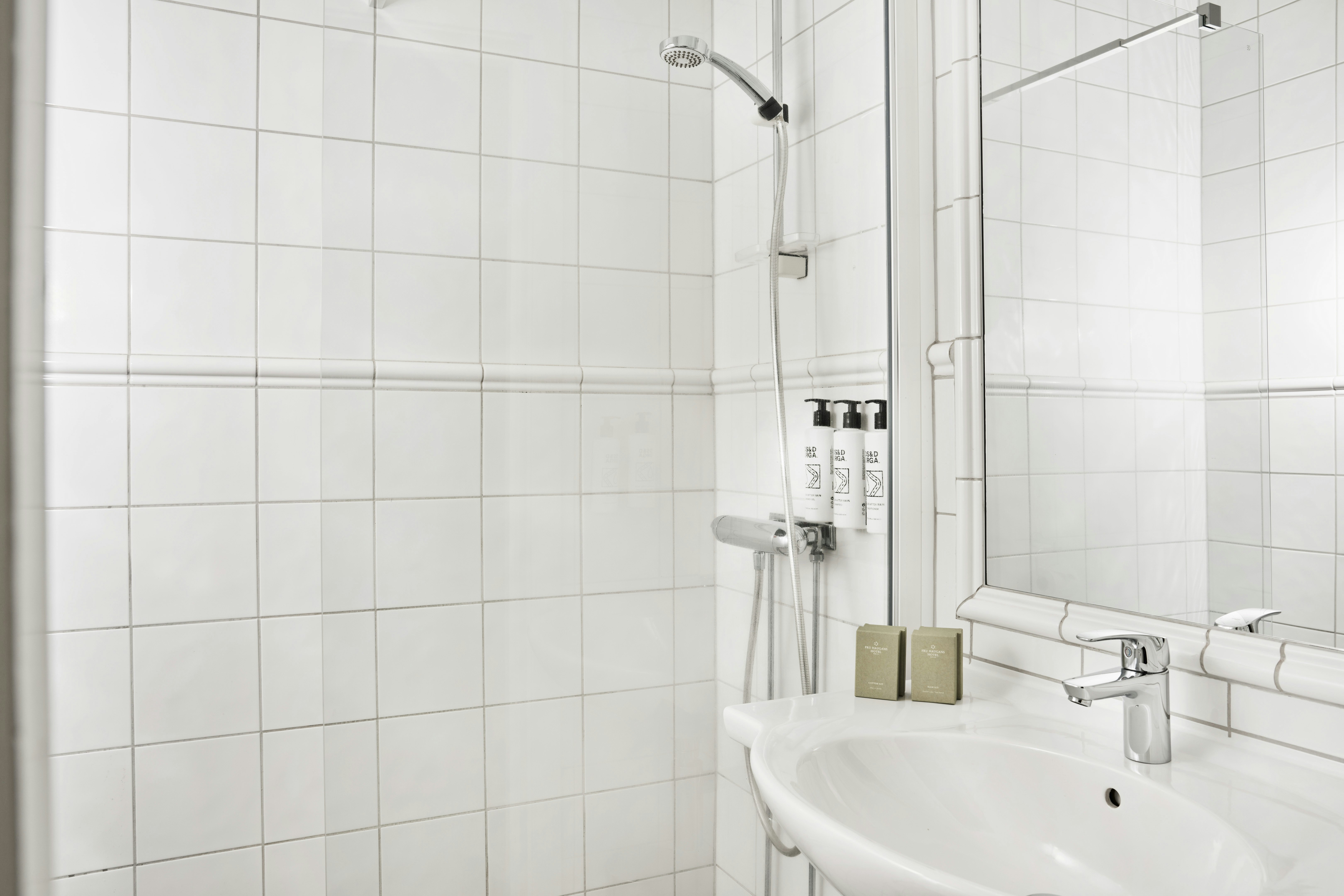 Fru Haugans Hotel 50/50