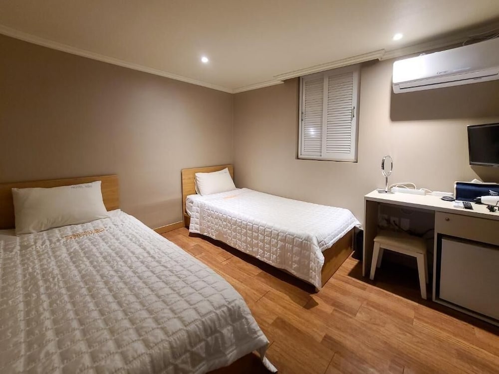 Hotel Mini 13/38