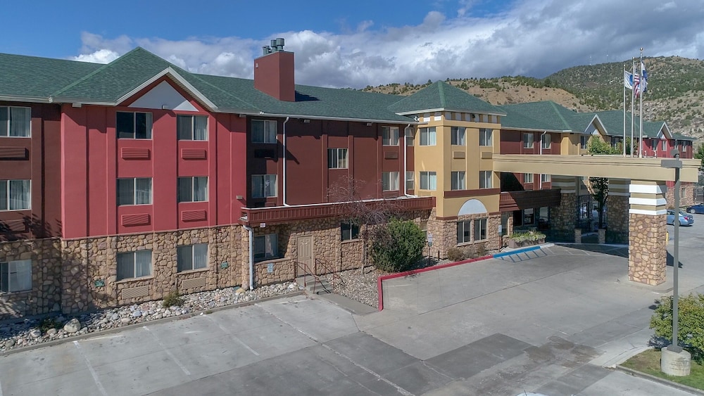 Comfort Inn & Suites Durango, CO 3/53