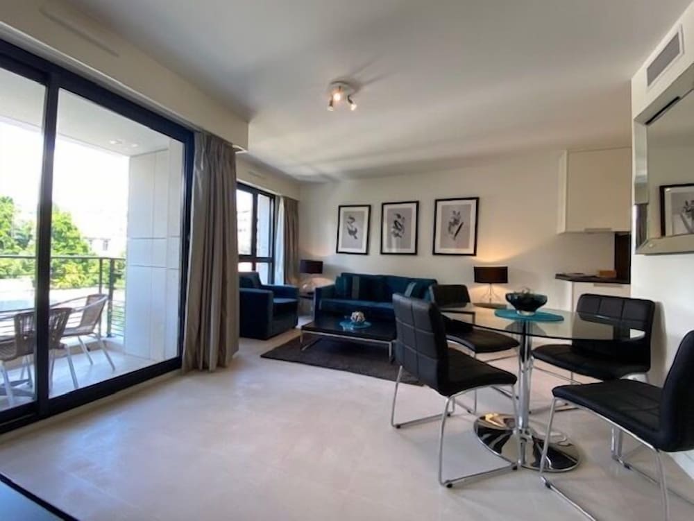 Carlton Riviera 31/50
