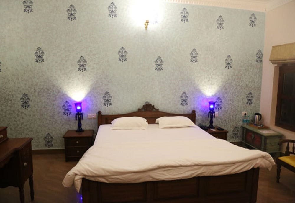 Vijaigarh Kothi 19/42