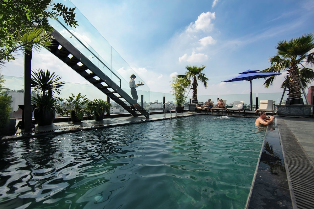MAY DE VILLE Crown Hotel 44/46
