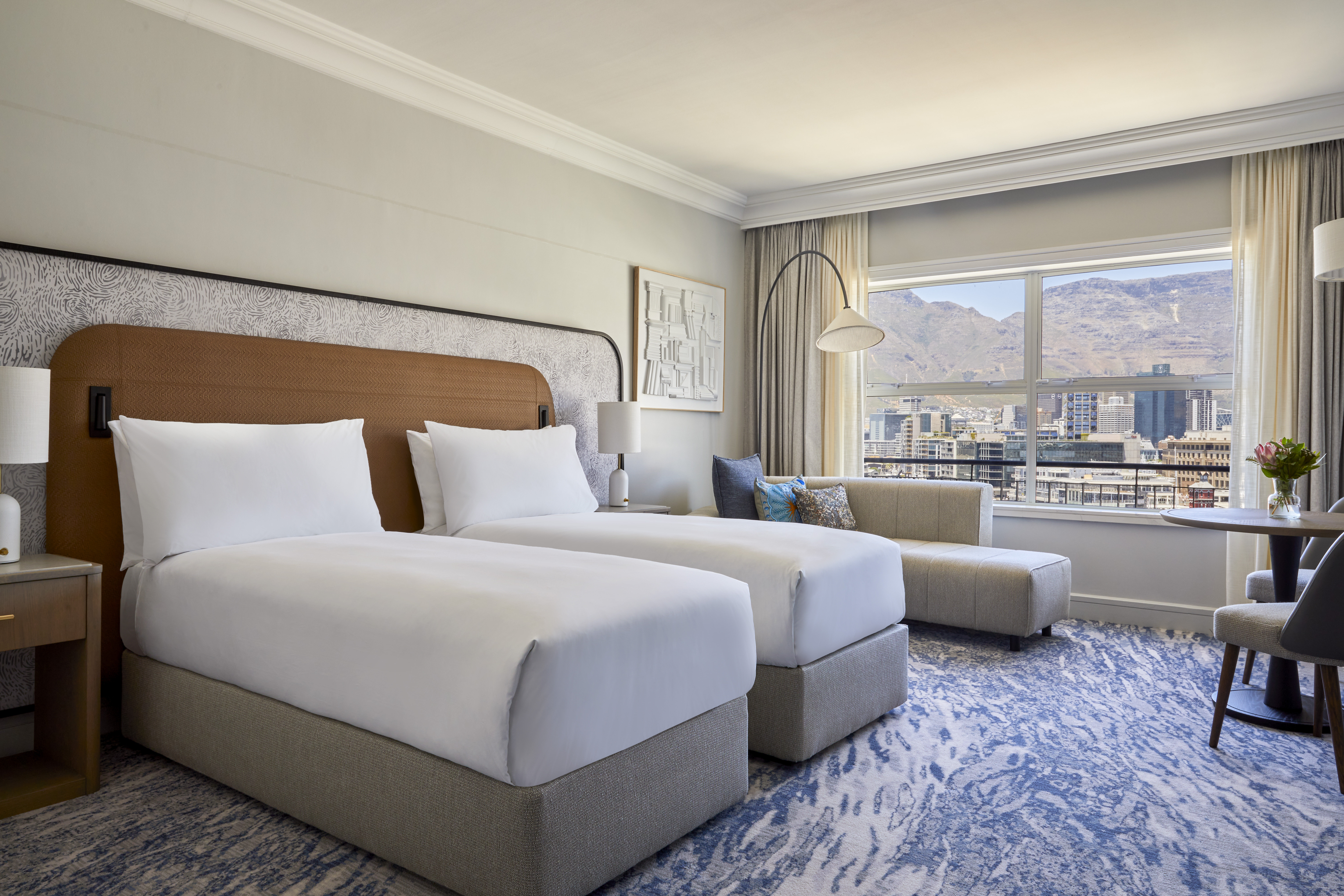 Club, Classic, Twin Beds, Mountain View