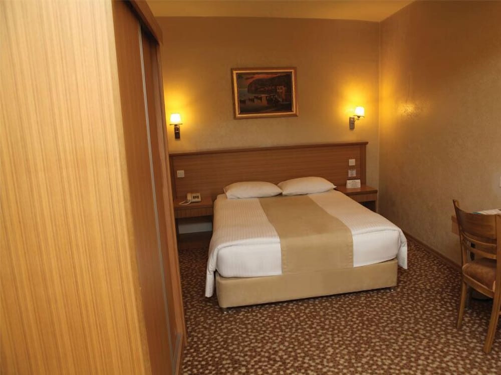 Sun Inn Hotel 6/17