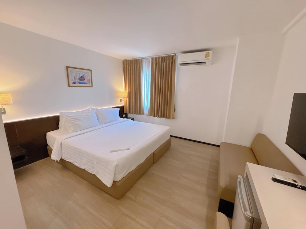 Seasons Siam Hotel 27/55