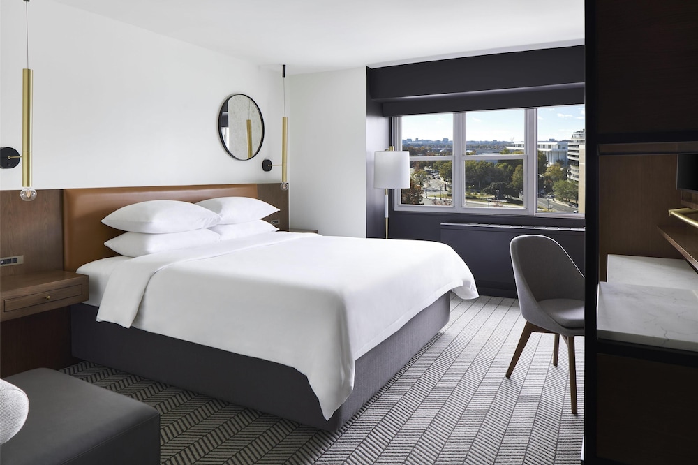 STANDARD, KING BED, ACCESSIBLE