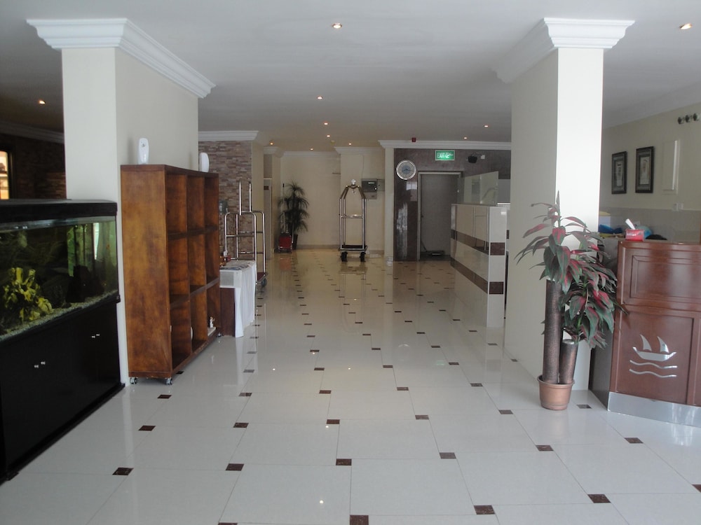 Marina Royal Hotel Suite 7/21