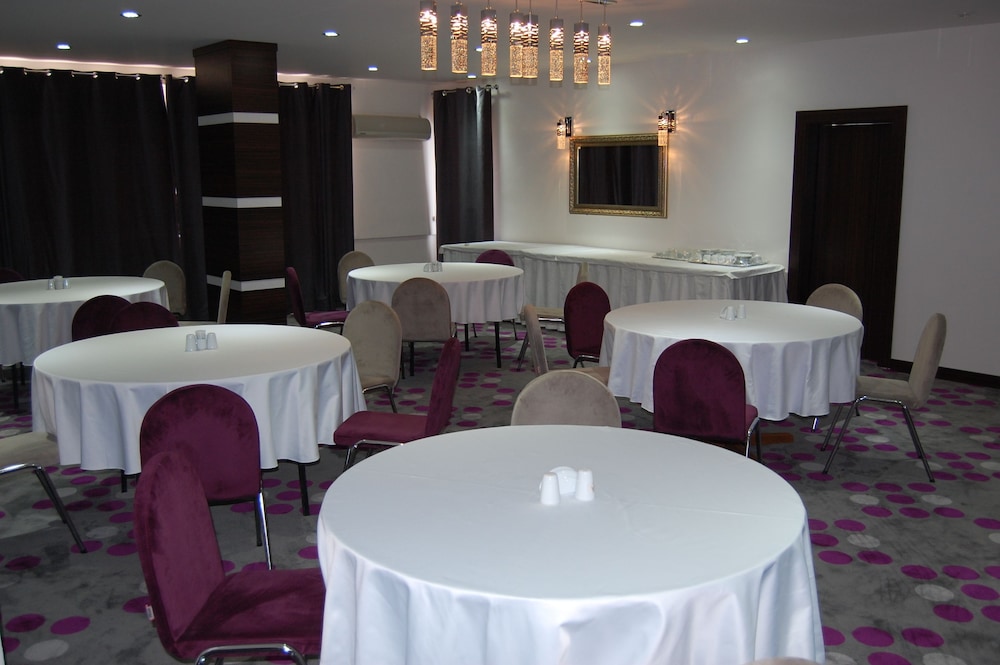 Hande Hotel 52/60