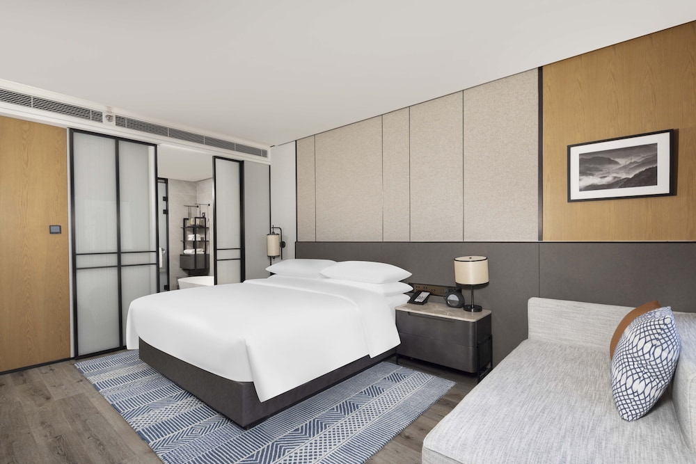 Sheraton Pujiang 8/40