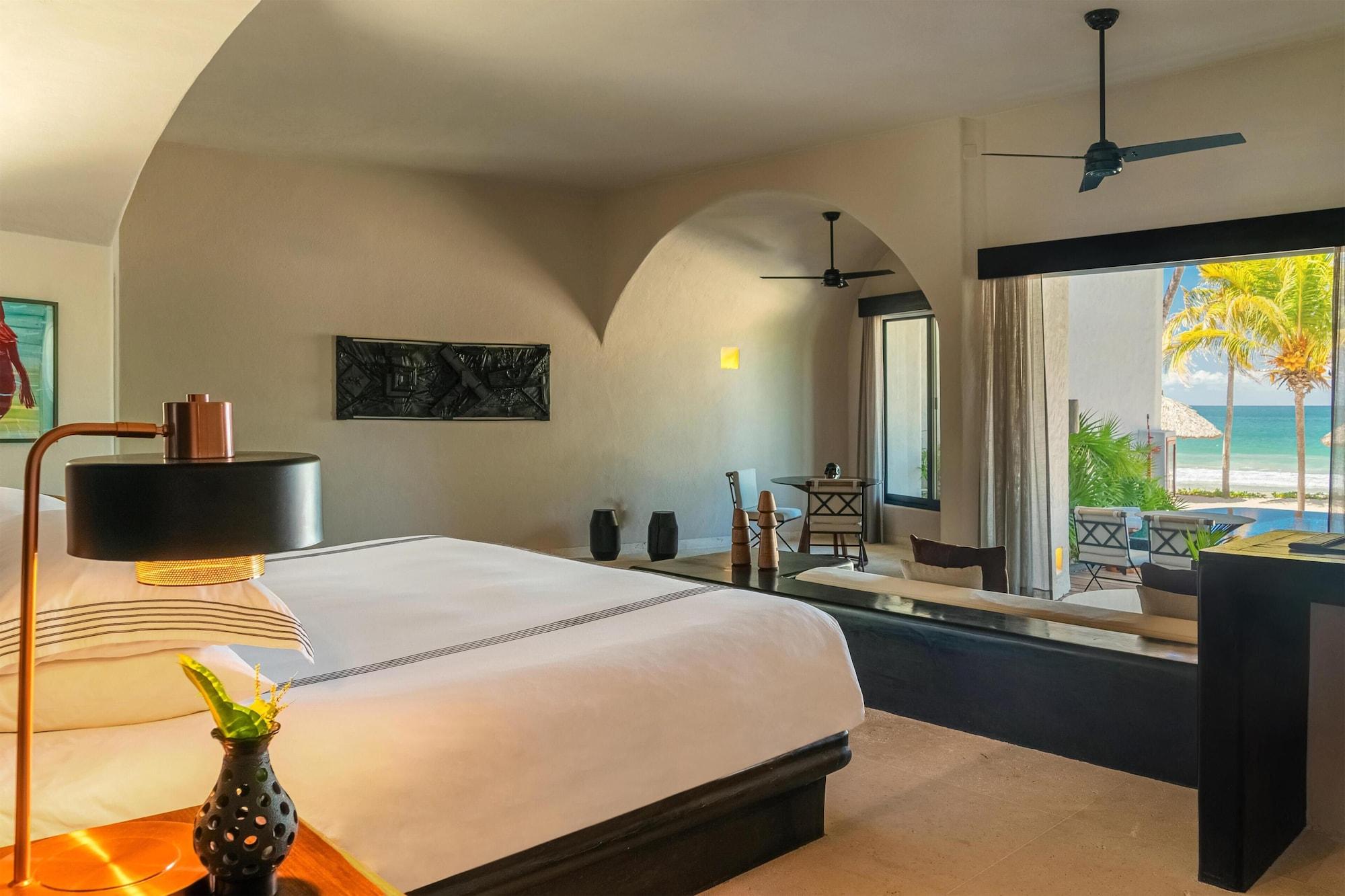 2 Bedrooms, Suite, Beach Front، Thompson Zihuatanejo 2/5