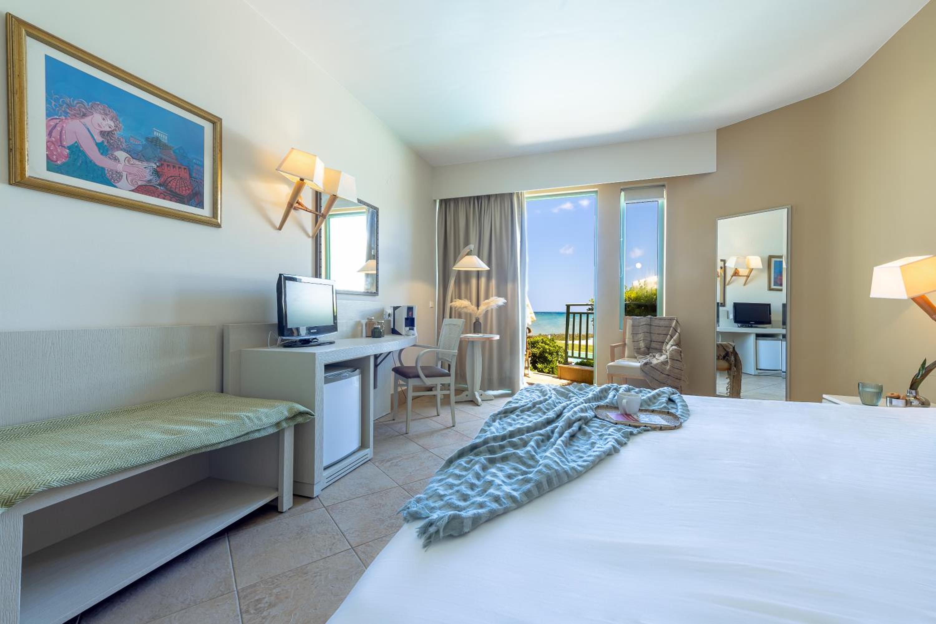Superior, Double Bed, Sea View, Shared Pool