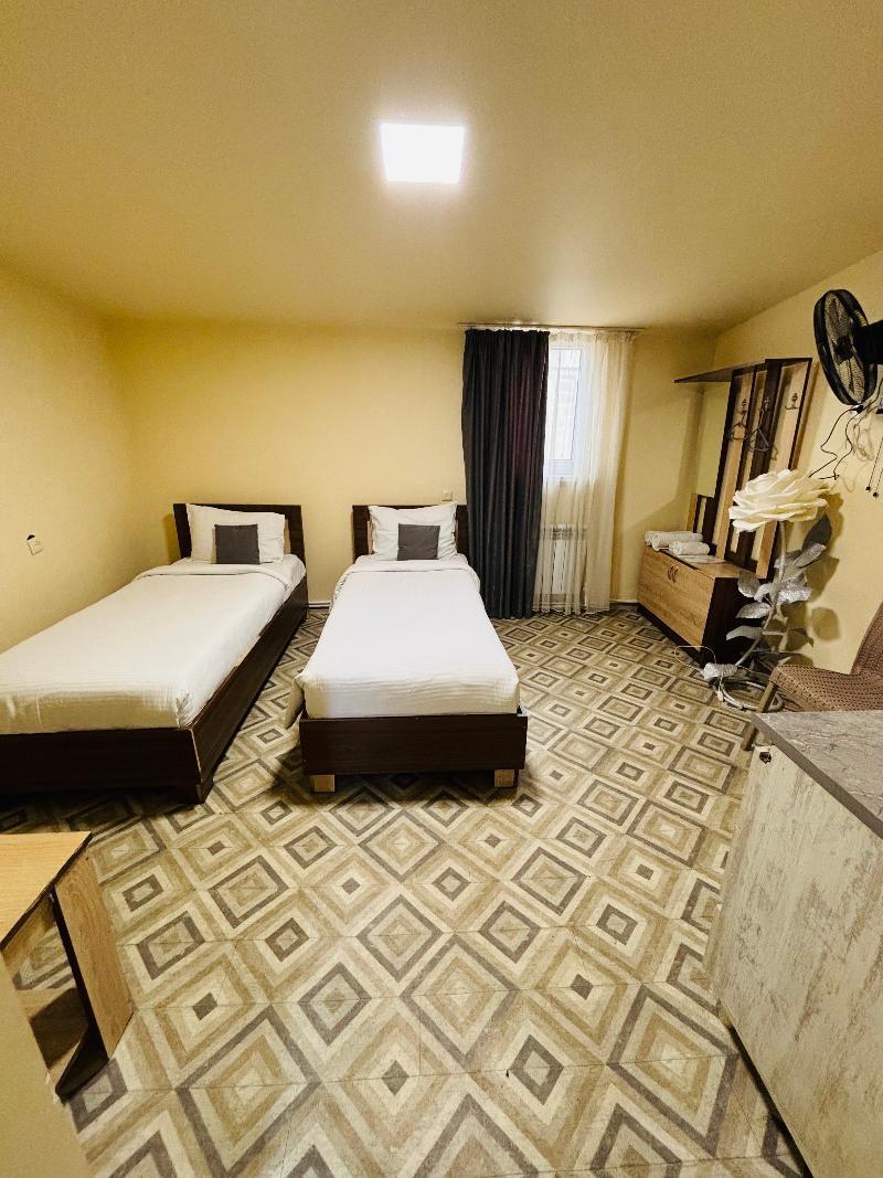 غرفة اقتصادية بسريرين منفصلين، Alex Hotel 2/2