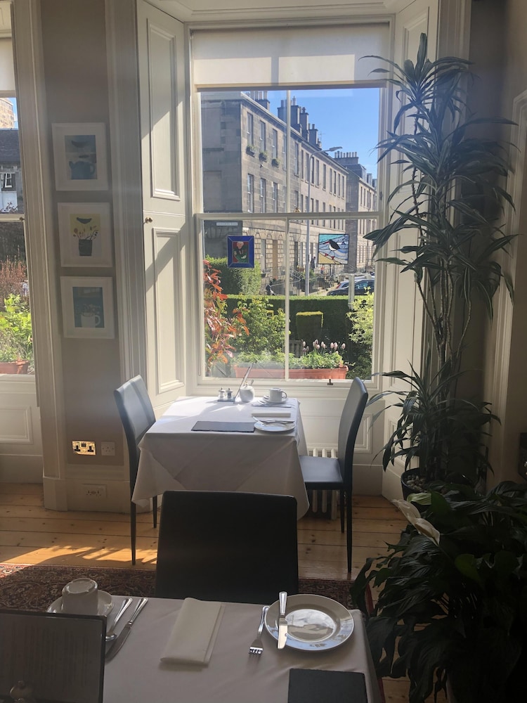 Sheridan Guest House 27/50