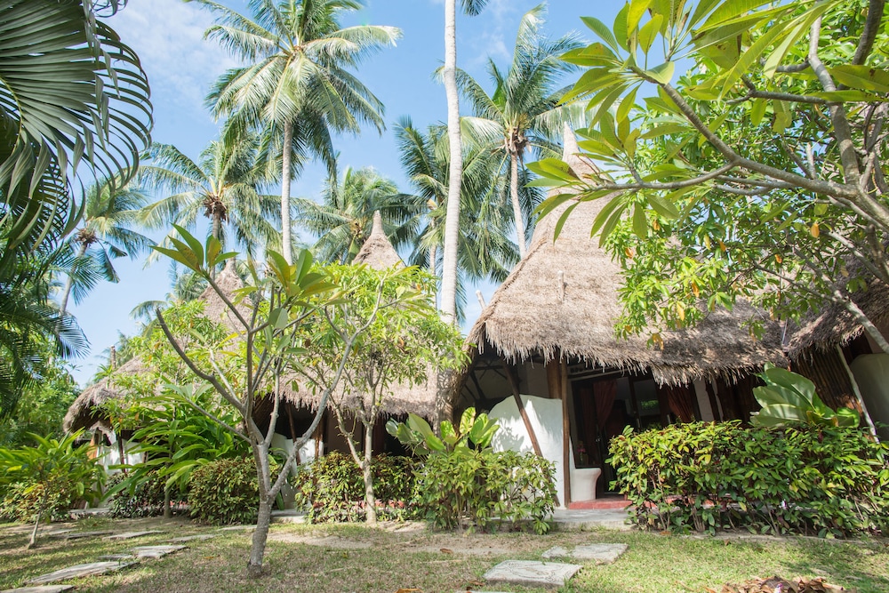 B52 BEACH RESORT 57/60