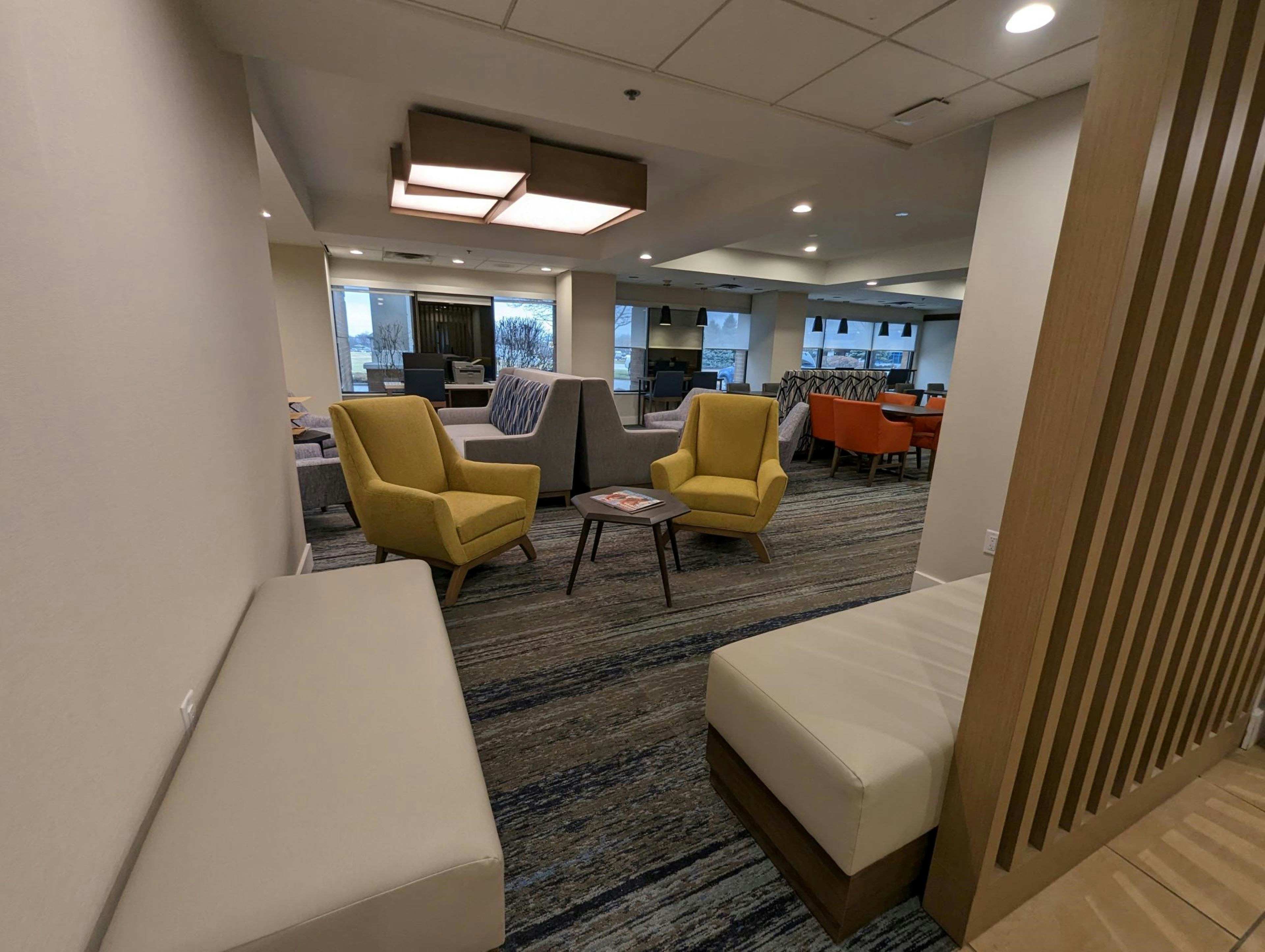 Holiday Inn Express Indianapolis Airport 57/80