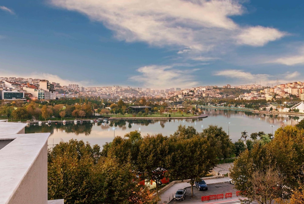 Ramada By Wyndham Istanbul Golden Horn 3/58