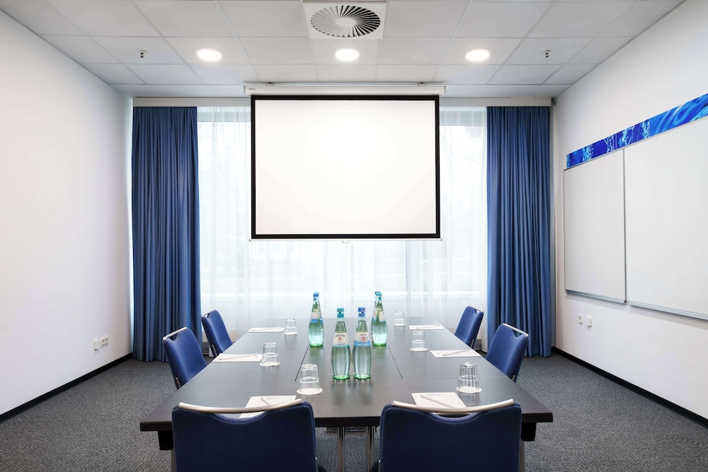 Park Inn By Radisson Frankfurt Airport 43/50