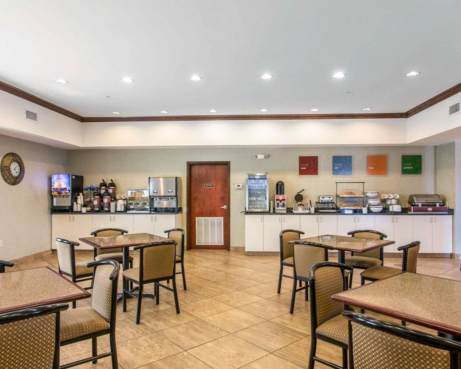 Comfort Inn & Suites Madisonville KY 25/33