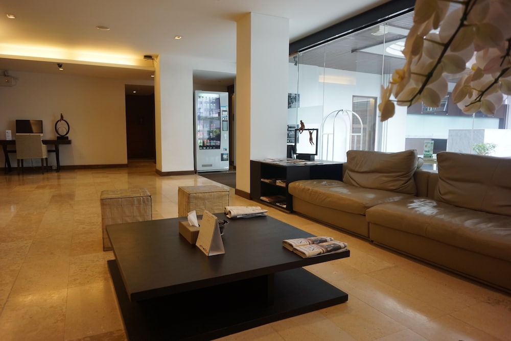 S33 Compact Sukhumvit Hotel 60/78