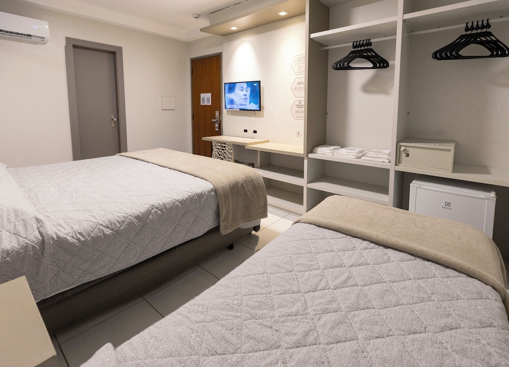 Standard, Triple, 1 Double and 1 Single Bed