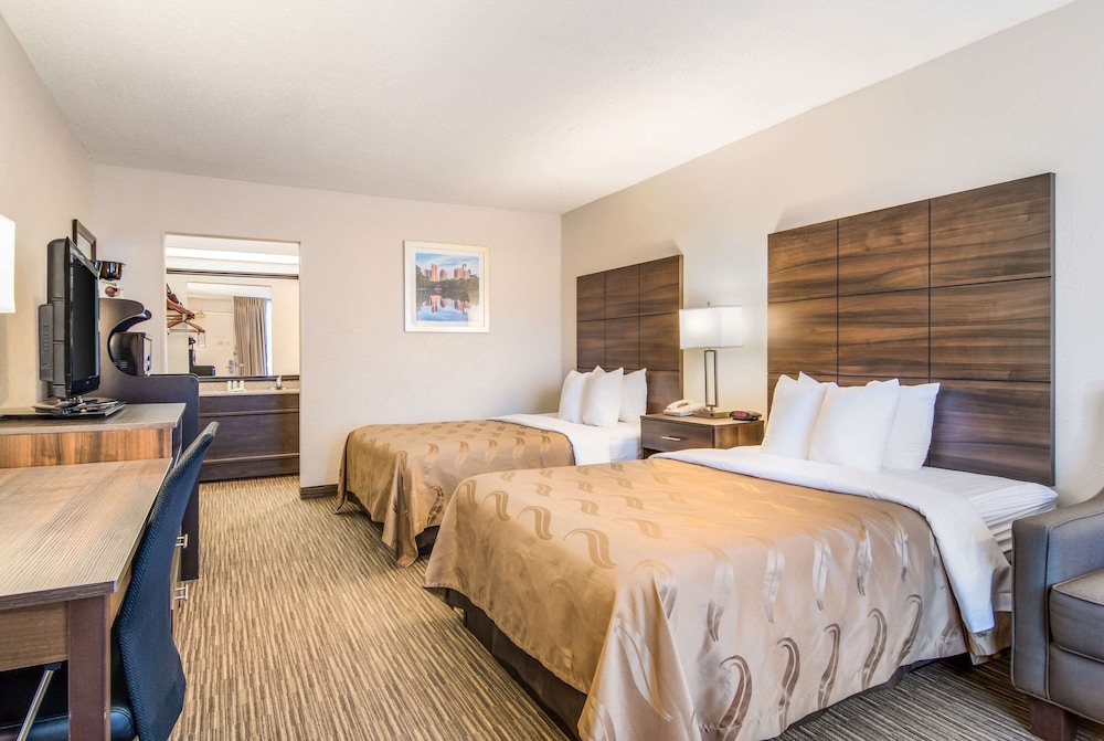 Standard, 2 Double Beds