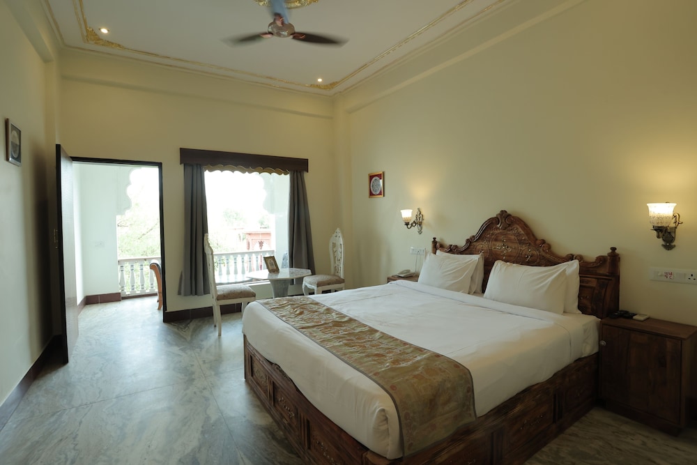 Lohagarh Fort Resort 33/91