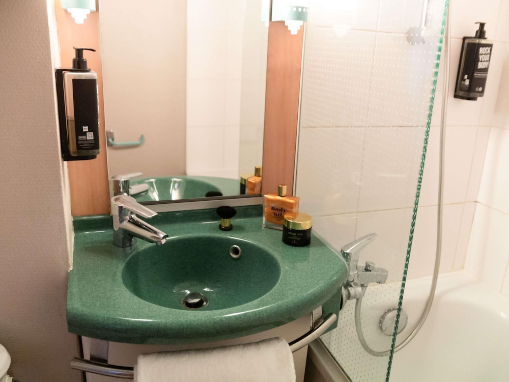 Ibis Narbonne 39/66