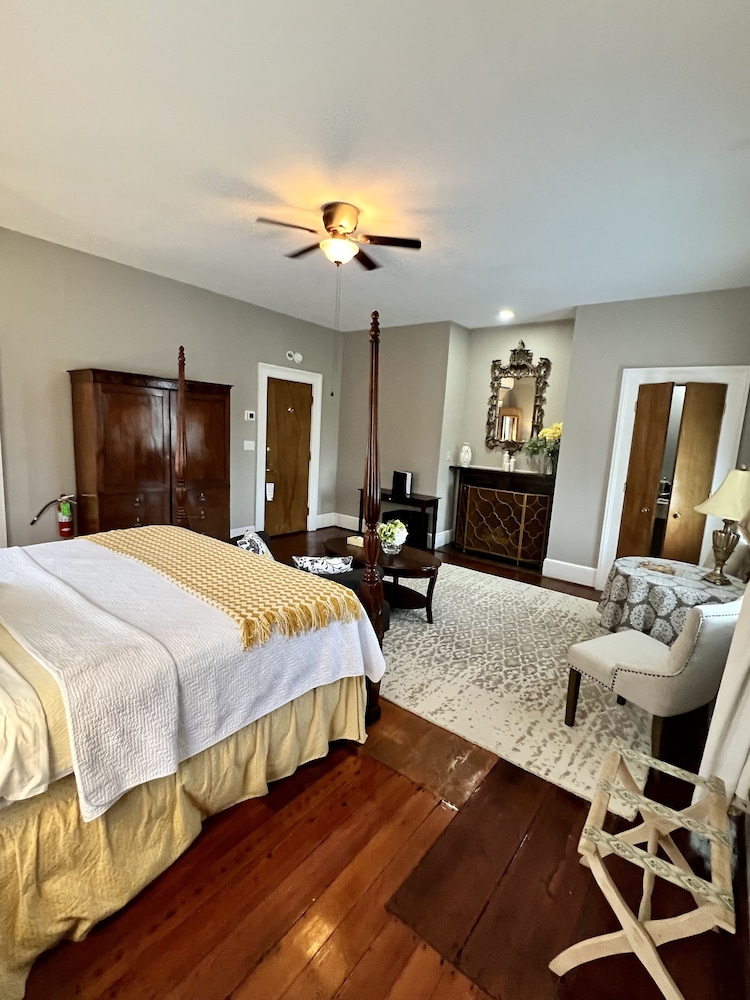 Barksdale House Inn 18/59