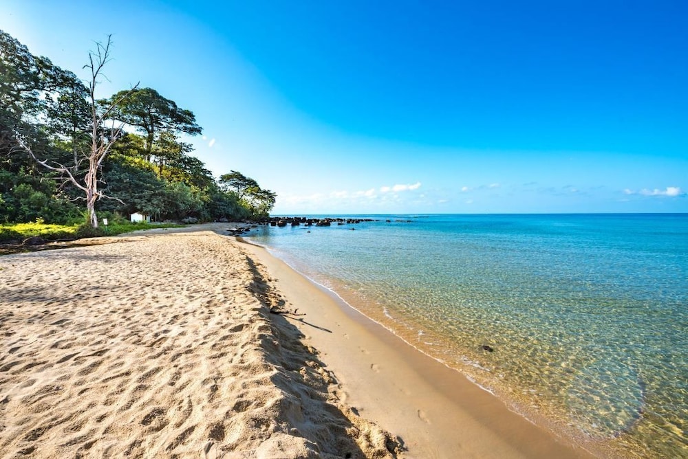 Chez Carole Beach Resort 45/50