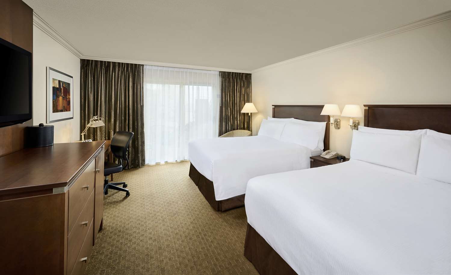 Room, 2 Queen Beds, Atrium View, Balcony, Bathtub