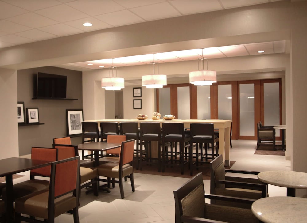 Hampton Inn Lexington Medical Center 27/34