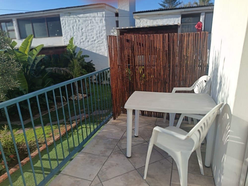Aqua Marine Guest House 4/67