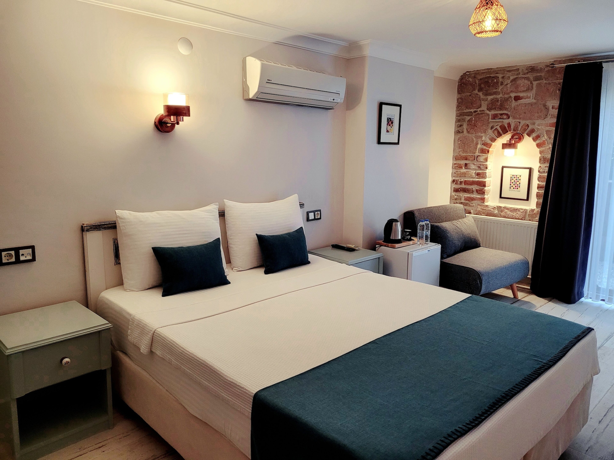 DELUXE, DOUBLE BED, GARDEN VIEW
