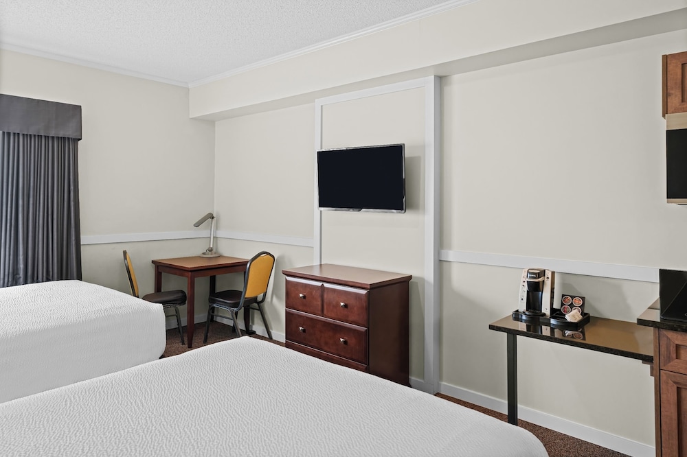 Days Inn by Wyndham Lamont 36/50