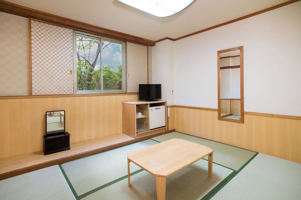 CENTRAL HOTEL SASEBO 31/50