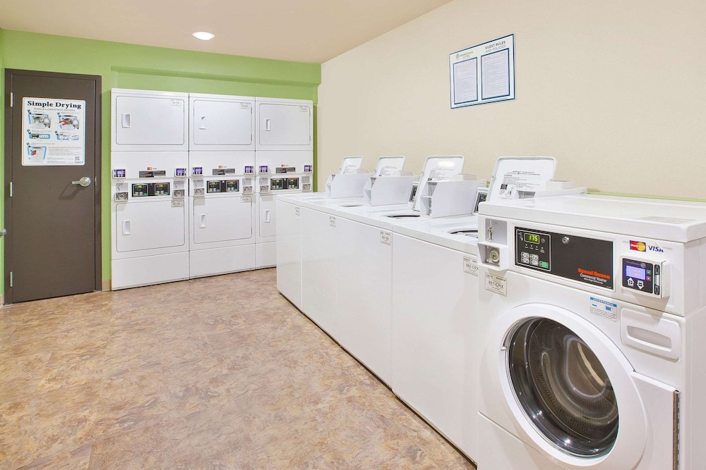WoodSpring Suites Columbus Urbancrest 13/16