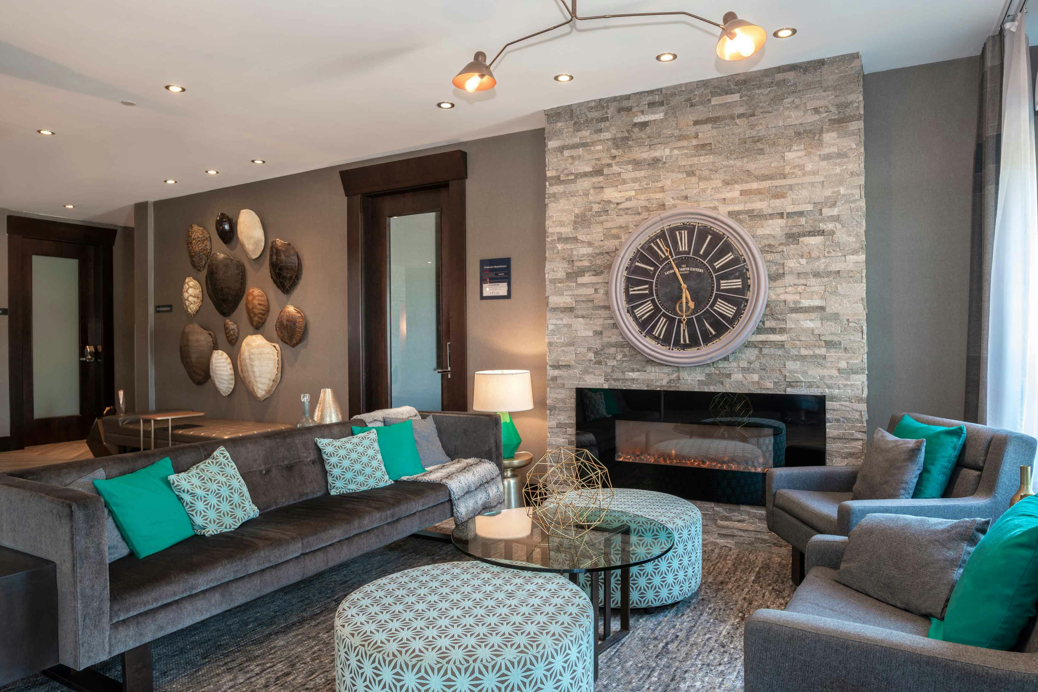 Sandman Hotel Oakville 24/33
