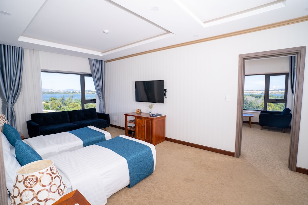 Navy Hotel Cam Ranh 25/50
