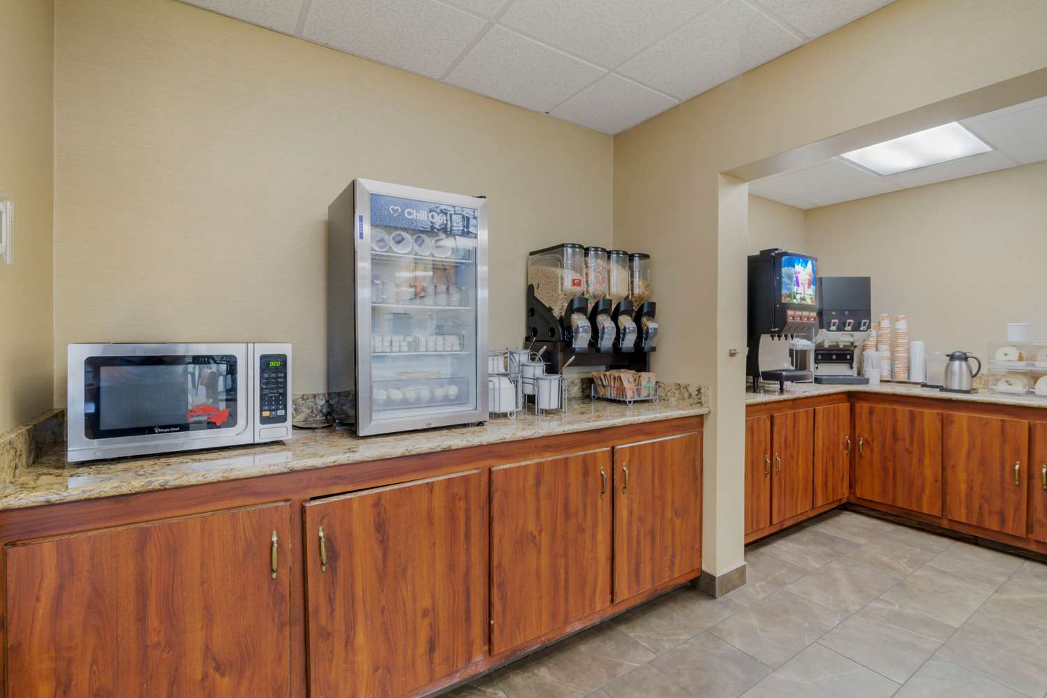 Comfort Suites Bismarck, ND 1/8