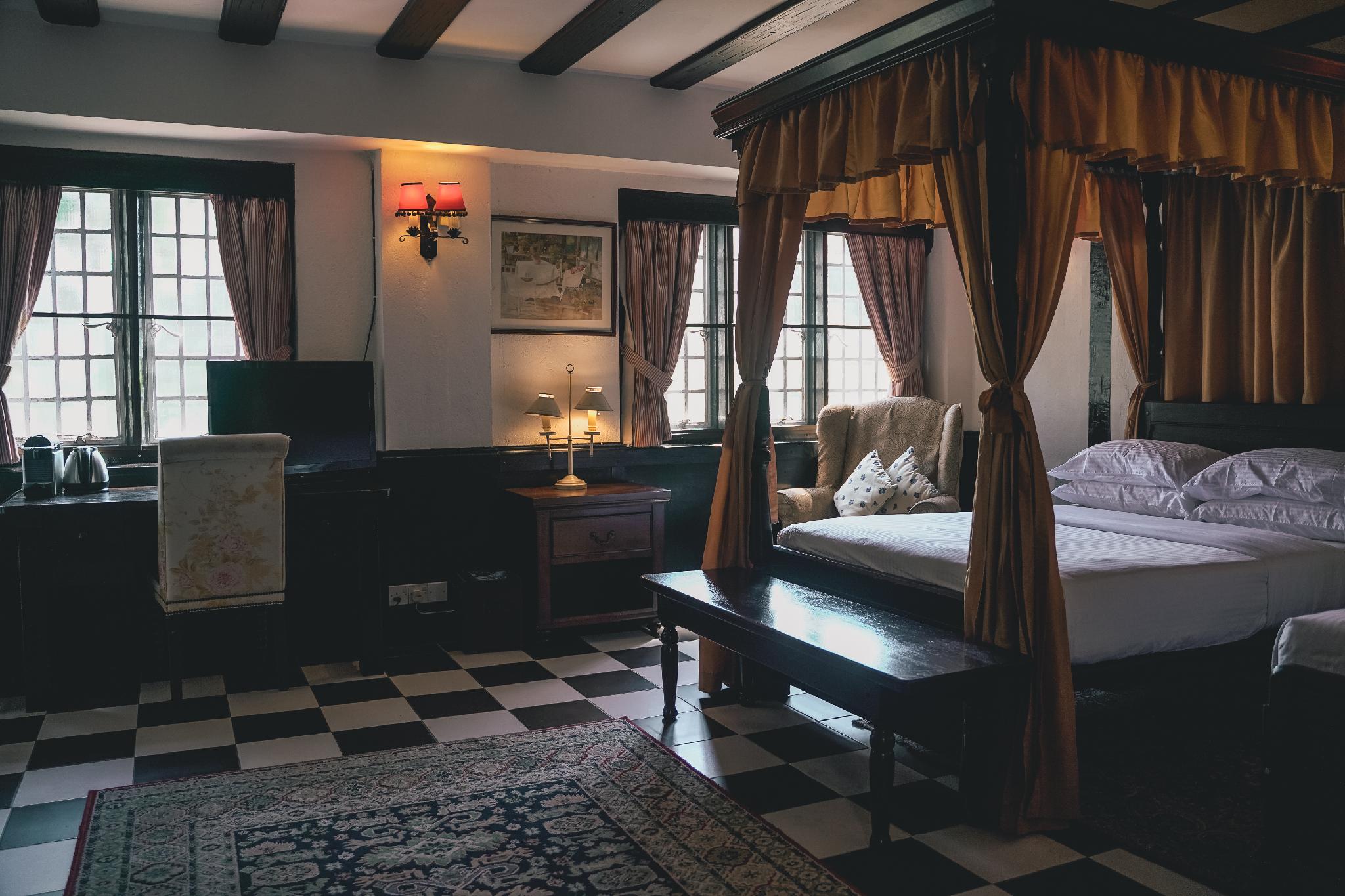 Suite, Queen Bed