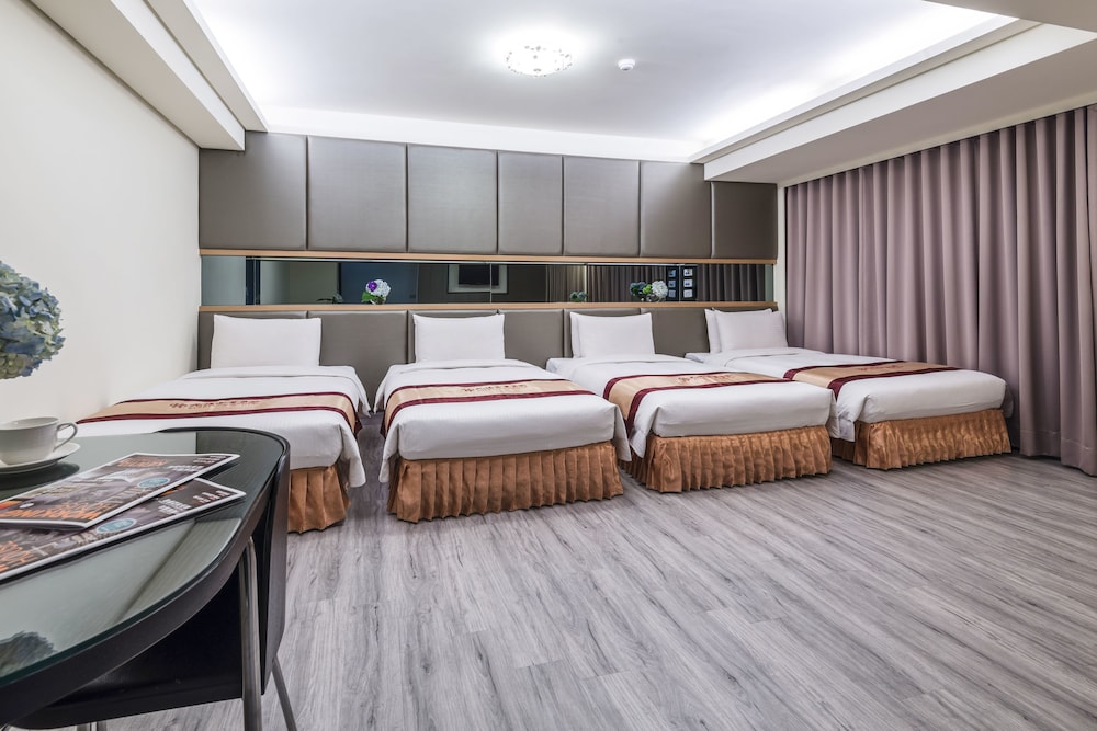 Harmonious Hotel 27/48