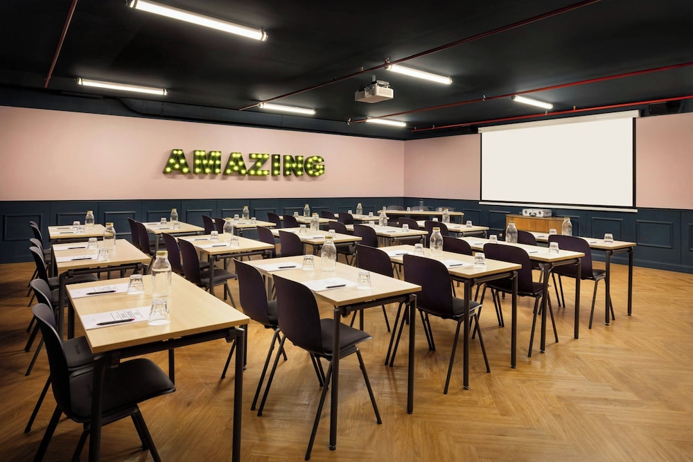 Moxy Paris La Villette 44/56