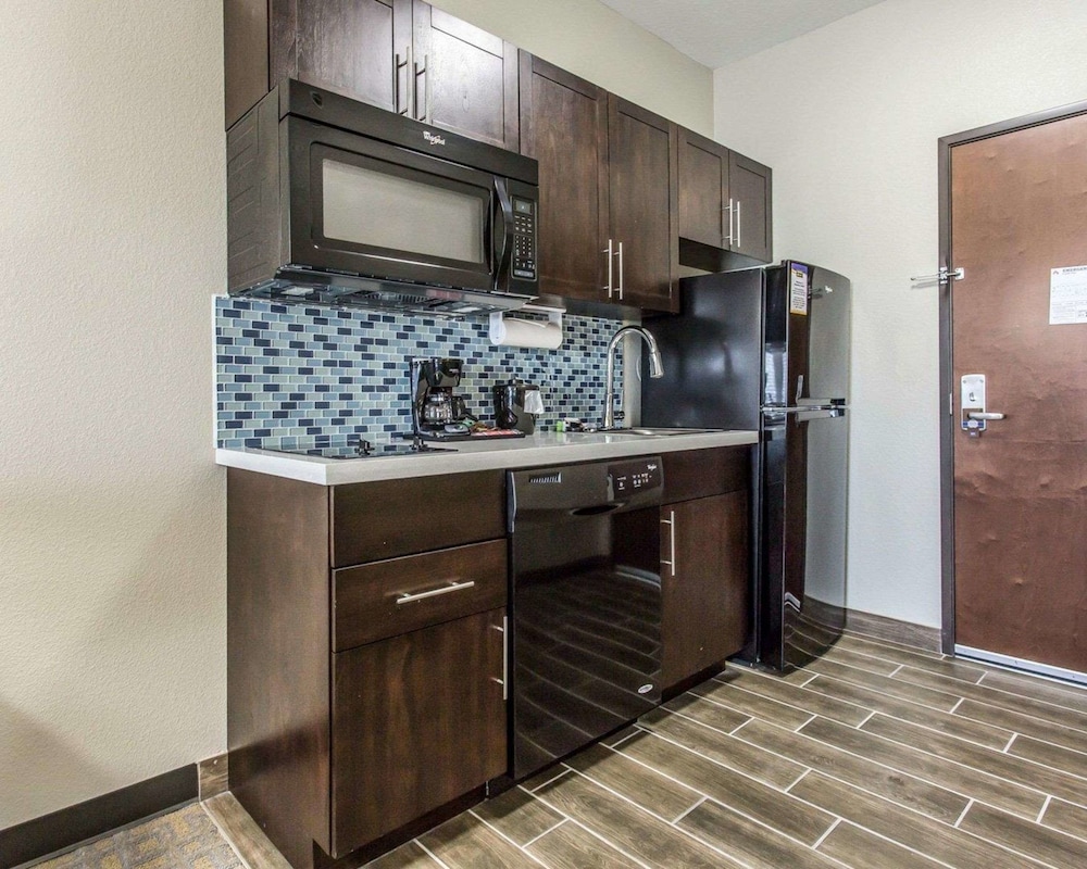 MainStay Suites Midland TX 22/44