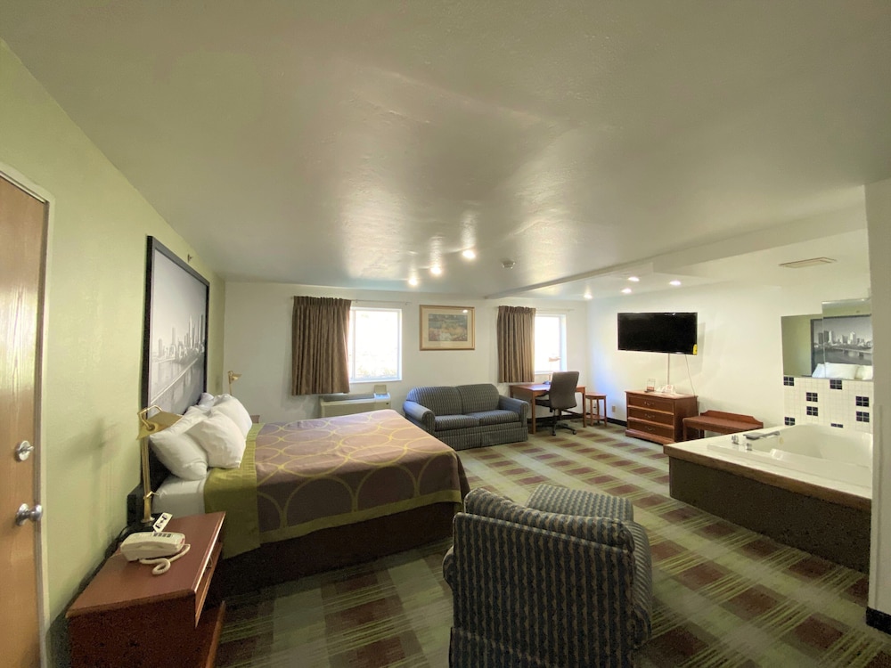 Super 8 by Wyndham Pittsburgh/Monroeville 29/47