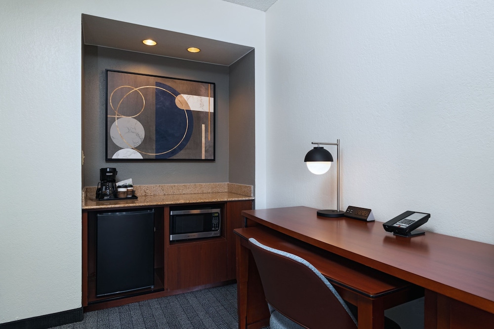 Courtyard by Marriott Dallas Richardson at Spring Valley 37/46