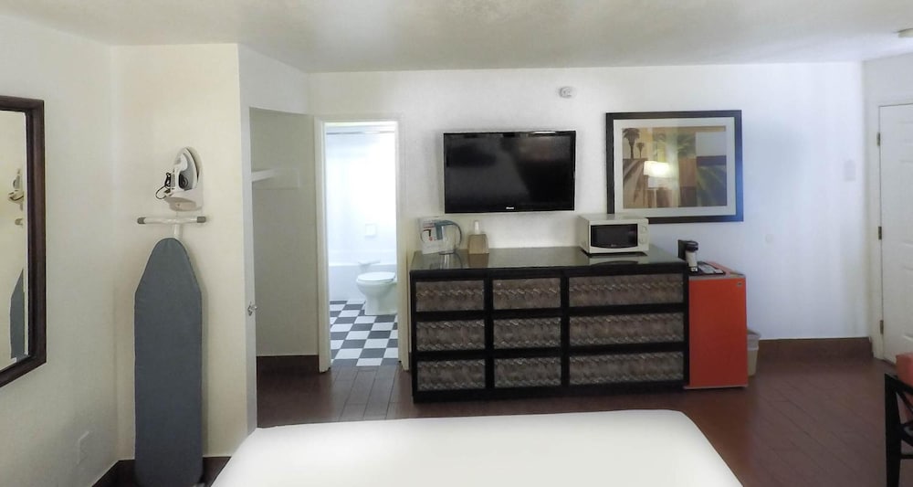 Adara Hotel Palm Springs 47/53