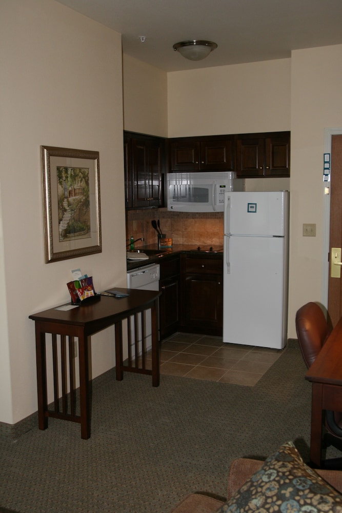Staybridge Suites Akron-Stow-Cuyahoga Falls 54/65